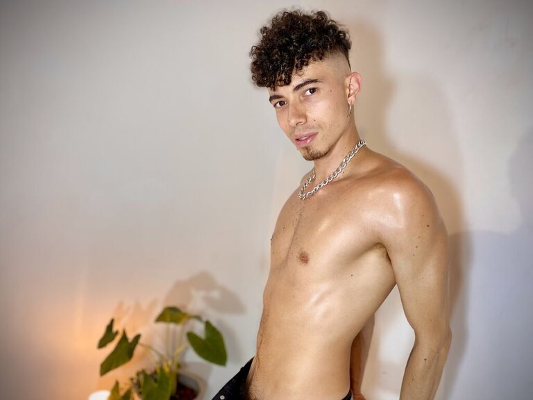 View AlecBiamco Naked Private