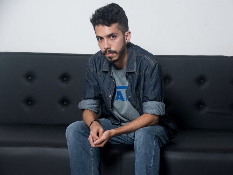 View AlexioMoset Naked Private