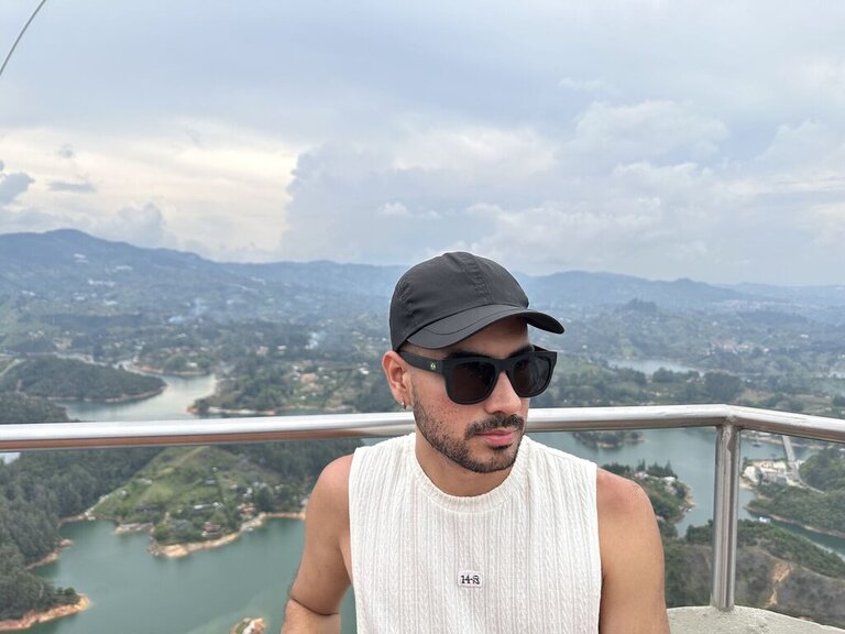 View DiegoHill Naked Private