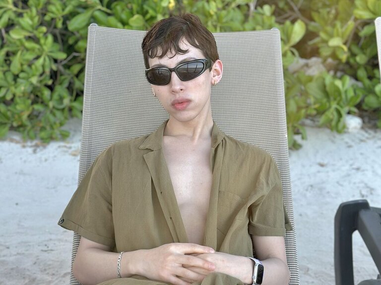 View DylanNewell Naked Private