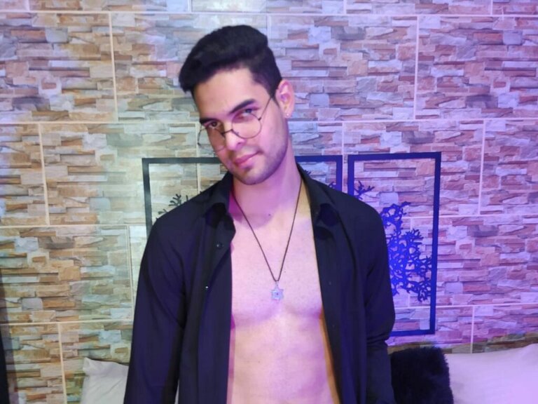 View Freddiemcqueen Naked Private