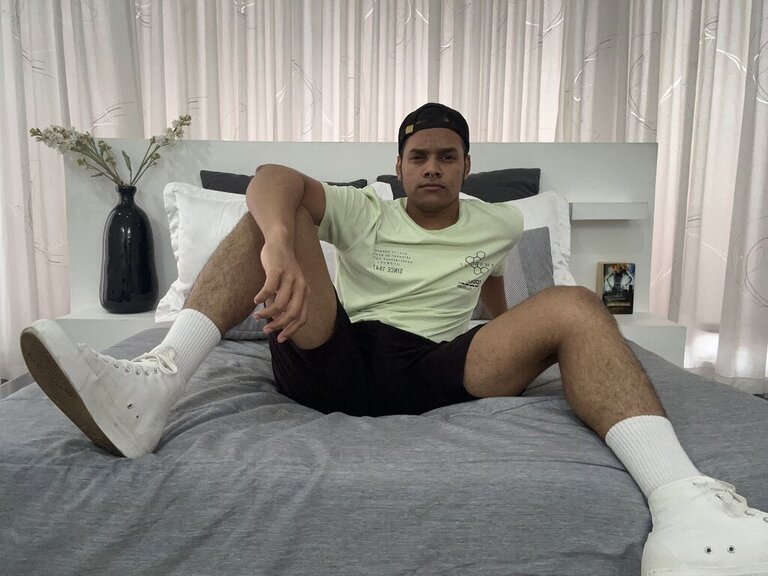 View IandeSantis Naked Private