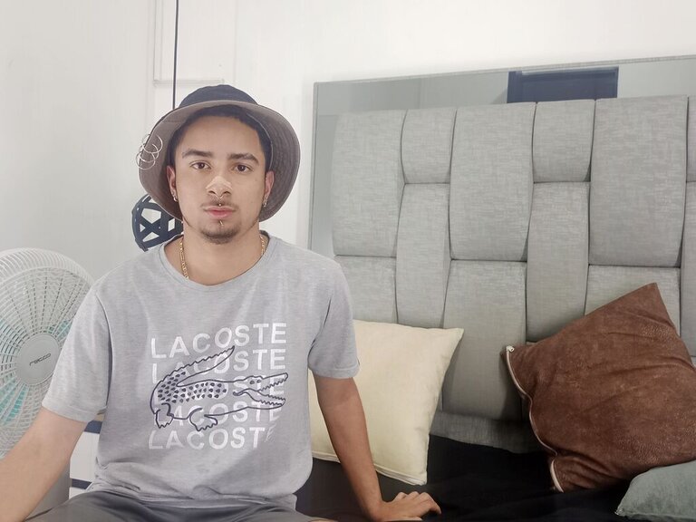 View LukasGomez Naked Private