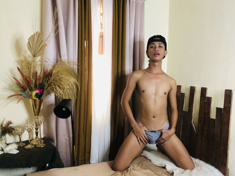 View MarcoValentino Naked Private
