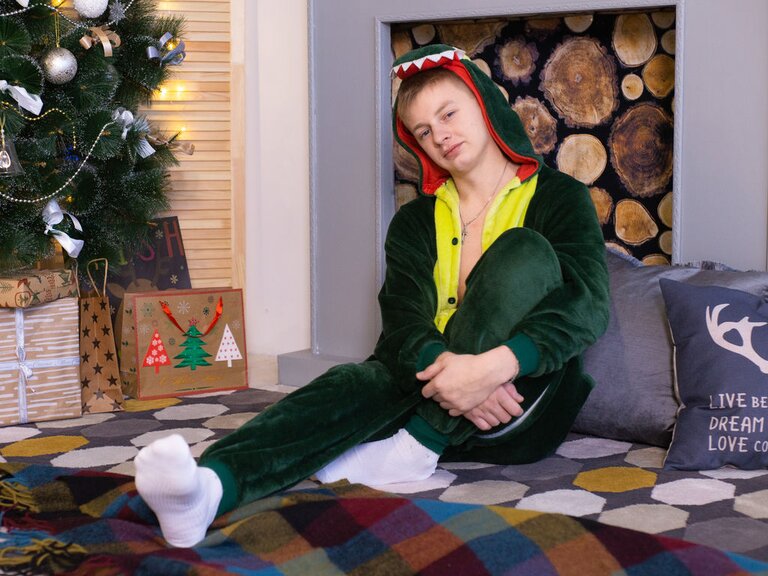 View OscarCharmer Naked Private