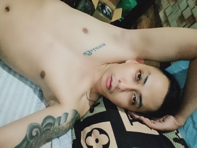 View PatrickDavid Naked Private