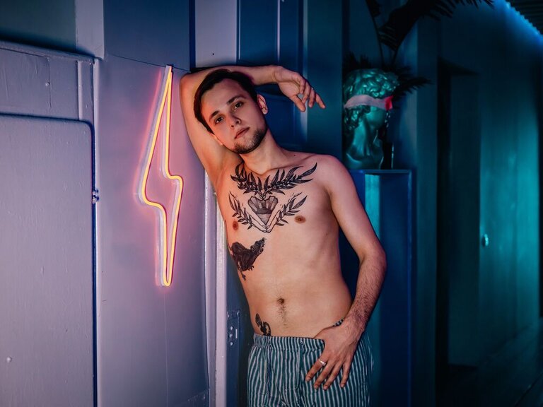 View RobertAsh Naked Private