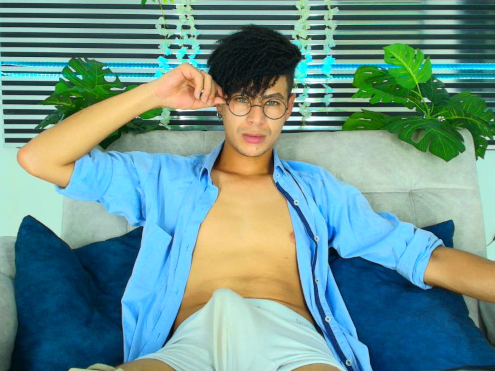 View ThiagoSaenns Naked Private