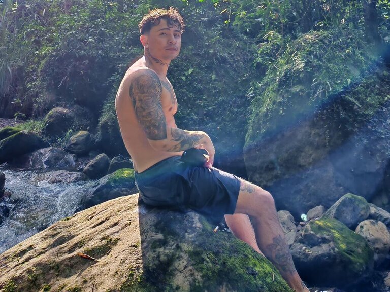 View YamiDouman Naked Private