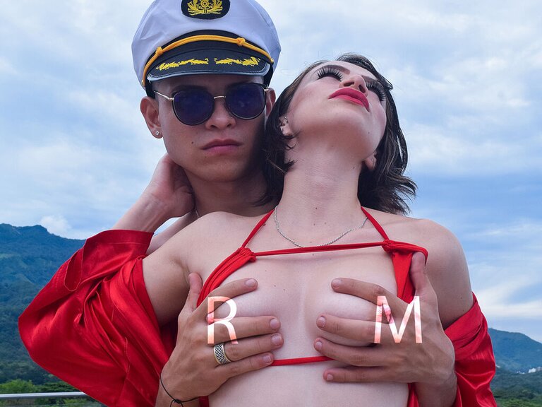 View RouwsAndMorgan Naked Private