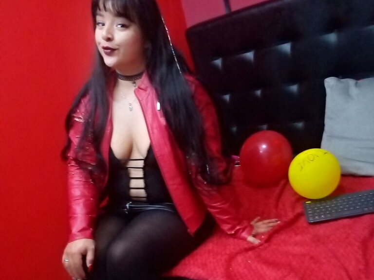 View MarcellaSwat Naked Private