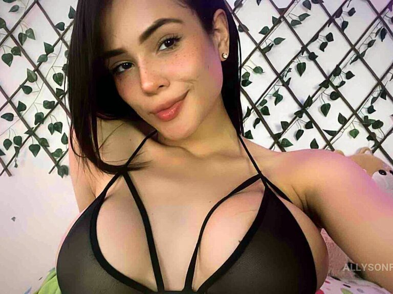 View AllysonFreeman Naked Private