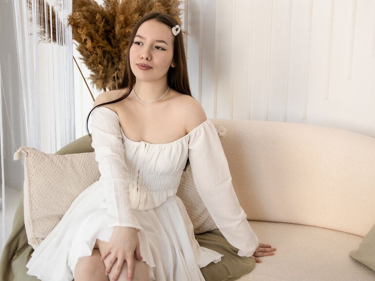 View DanielaBeverley Naked Private