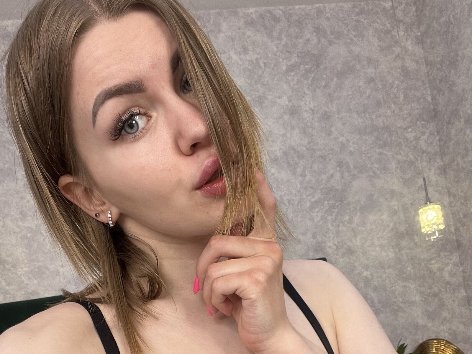 View DelanaHill Naked Private