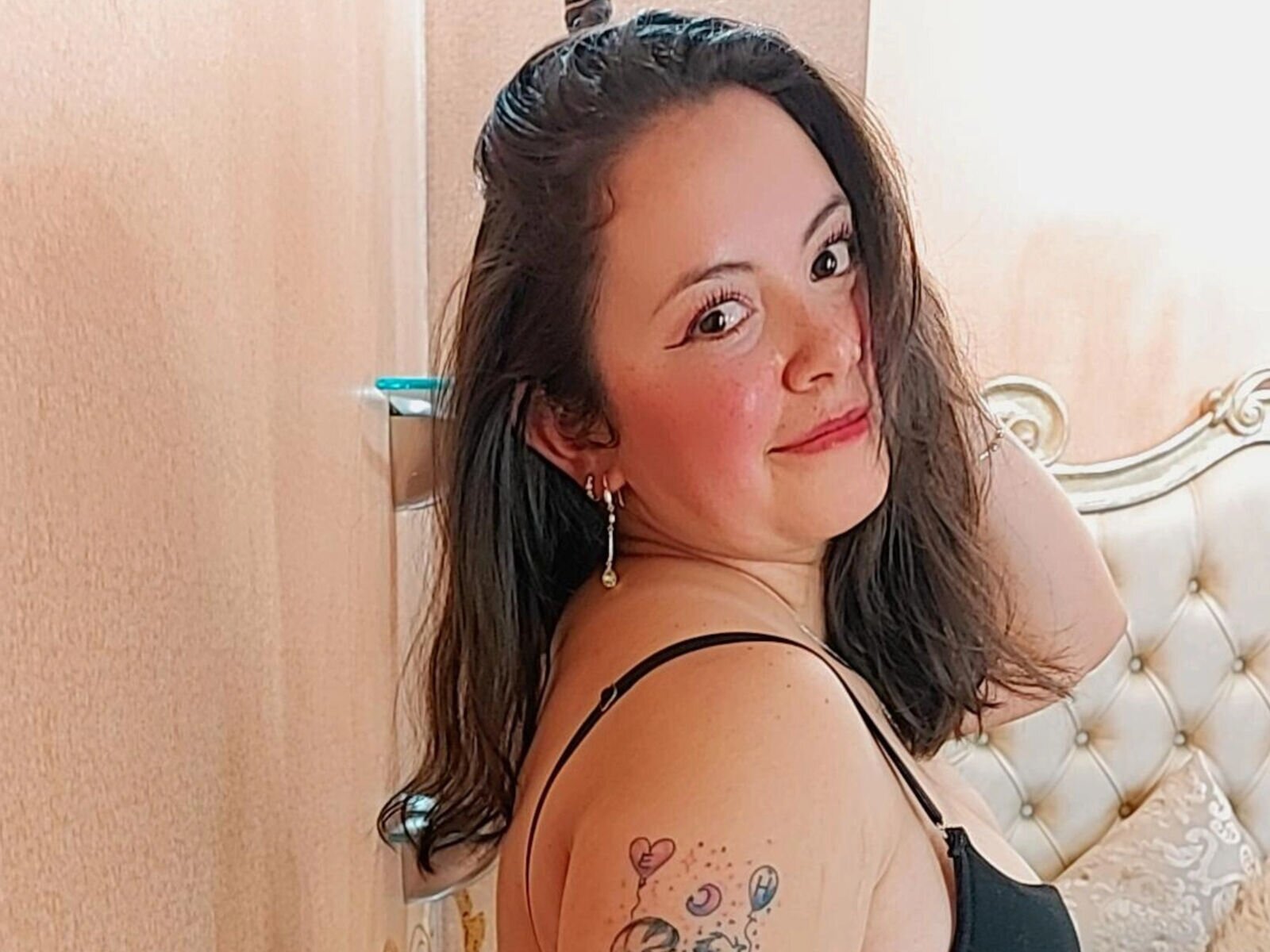 View EvelinLee Naked Private