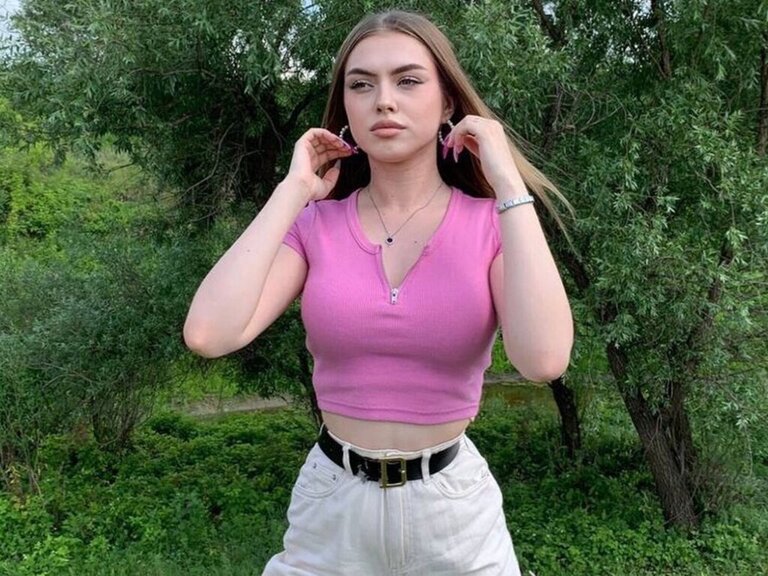 View KamillaBrice Naked Private