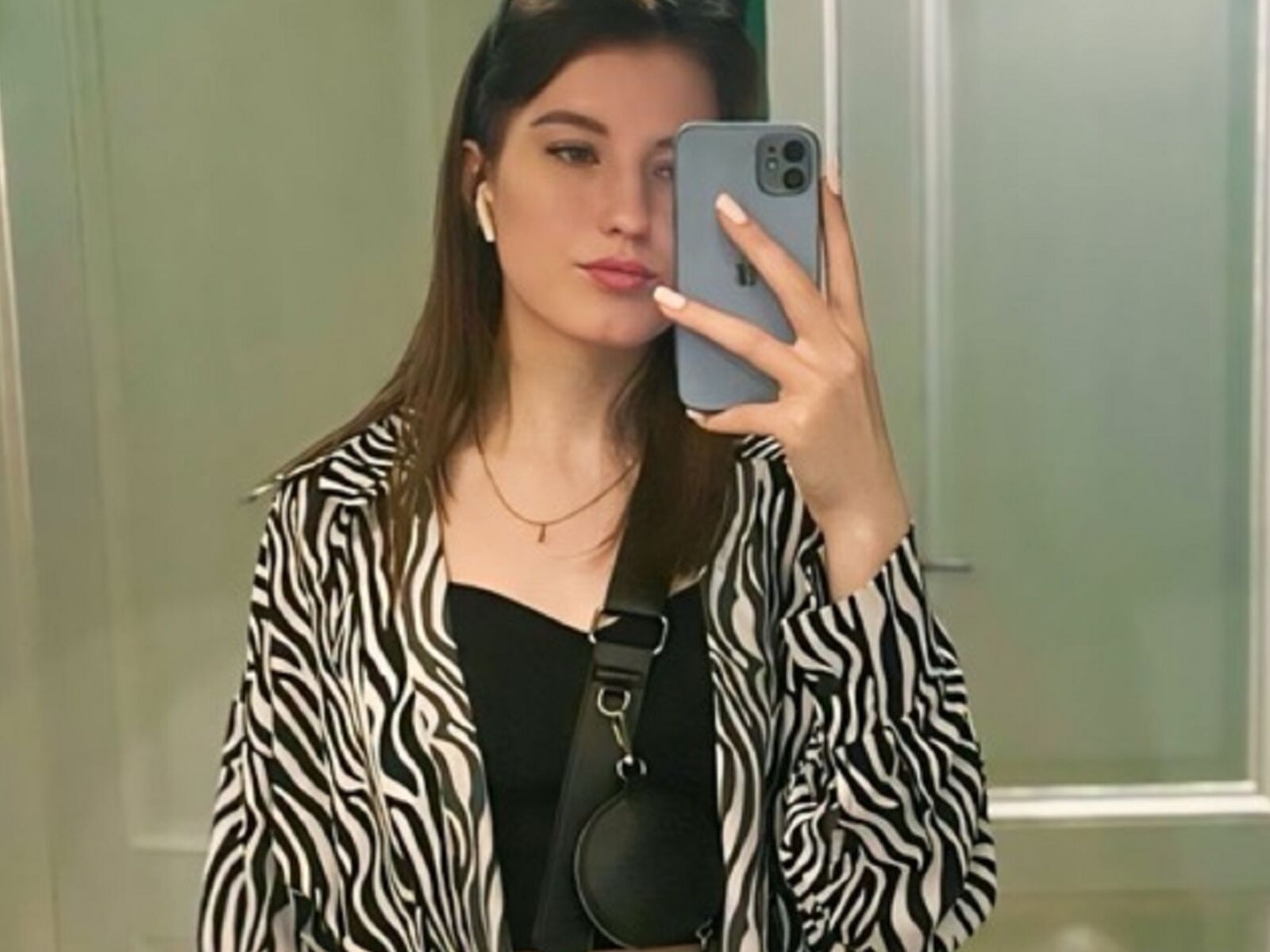 View LilyWarson Naked Private