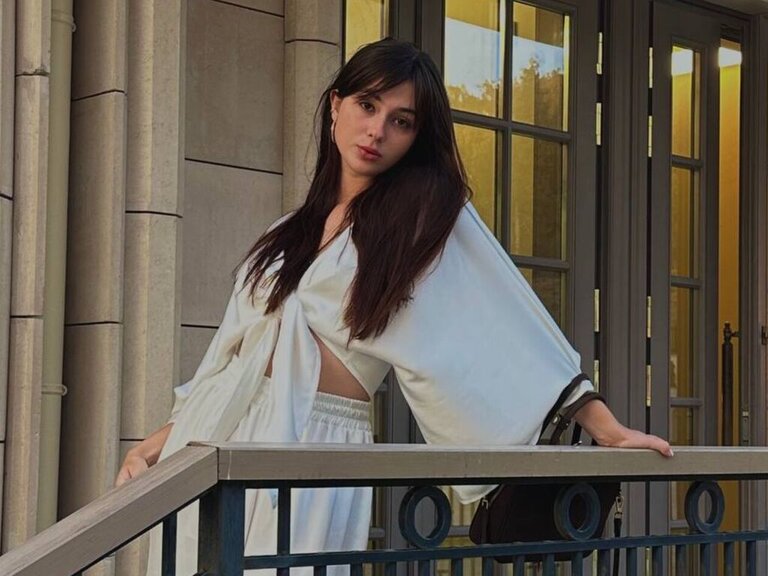 View MadgeColee Naked Private