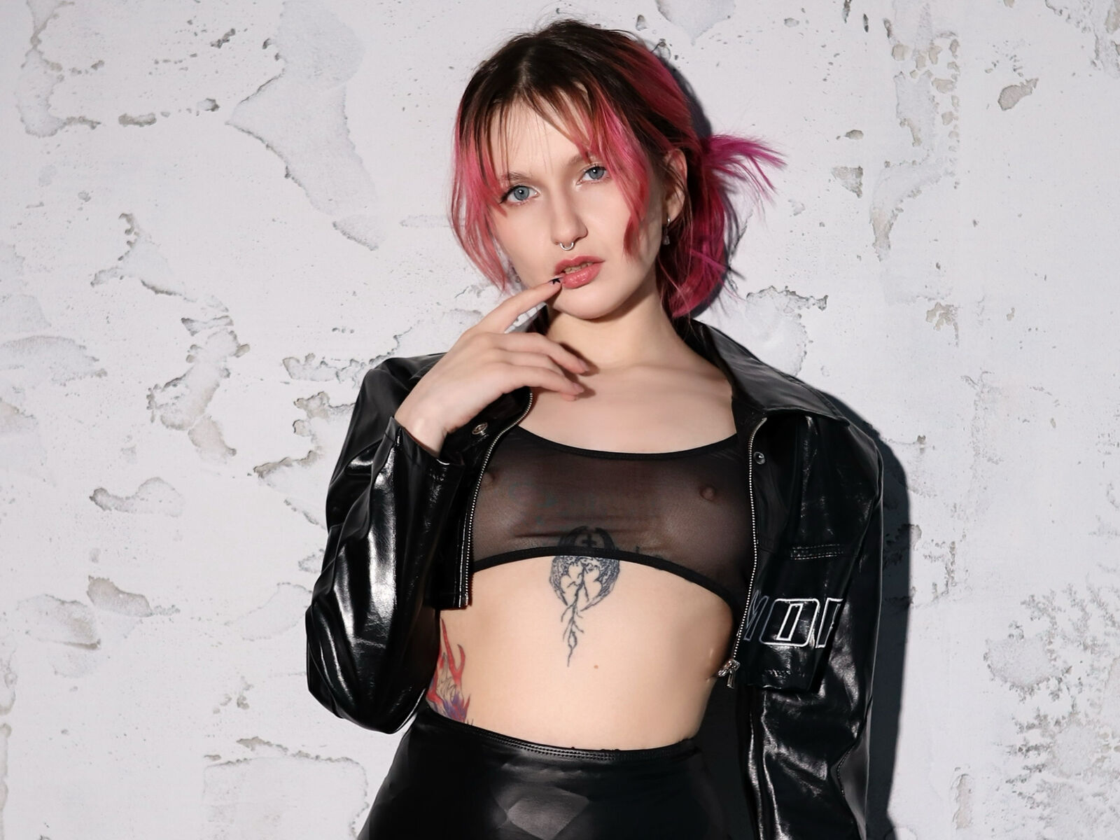 View MilaDelays Naked Private