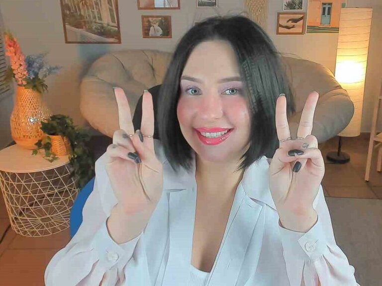 View PriscillaMason Naked Private