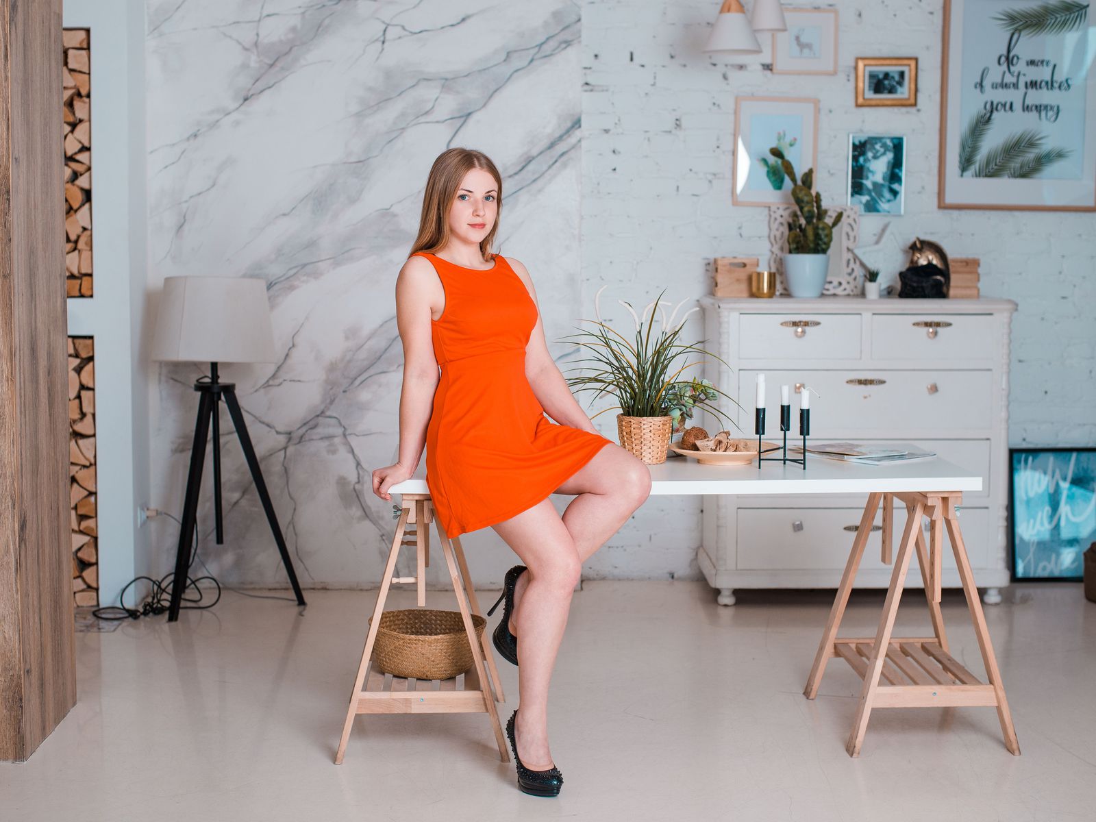View RitaSavvy Naked Private