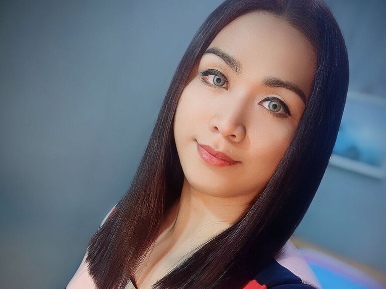 View AsianQT Naked Private