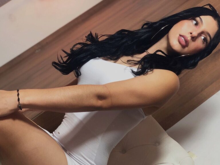 View IsabellaWaltton Naked Private